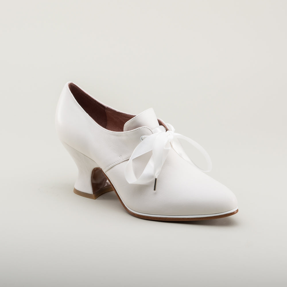 Pompadour 18th Century Leather Shoes (Ivory)